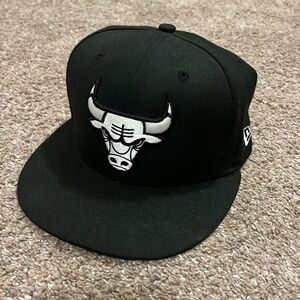 Chicago Bulls New Era Fitted hat (Size 7 1/4)
